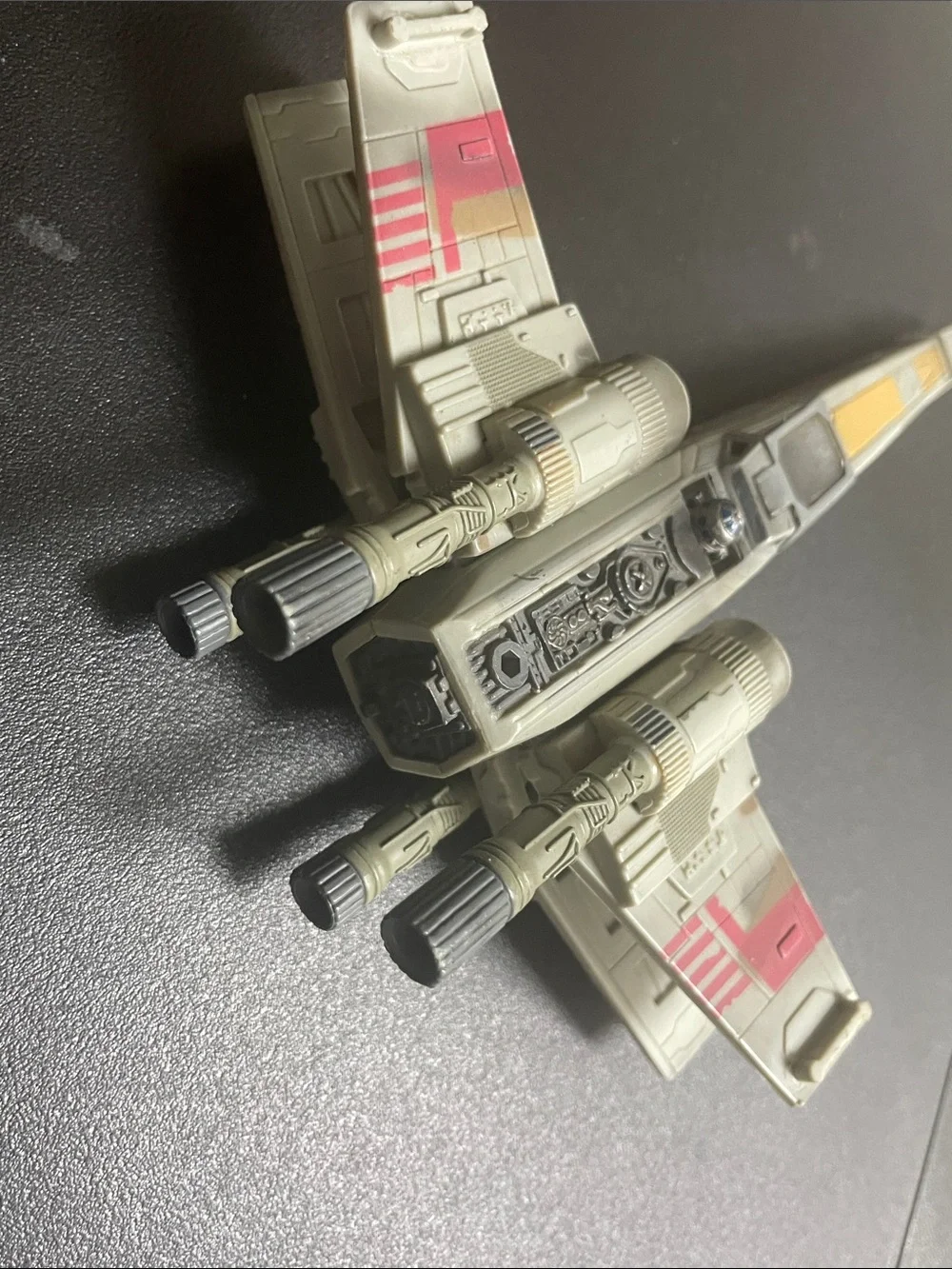 Hasbro 2002 Star Wars Luke Skywalker  X-Wing Fighter Toy with R2D2